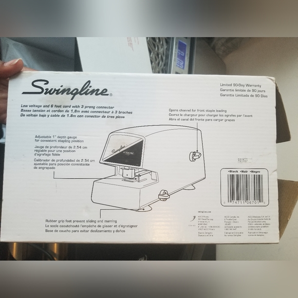 Swingline Model 67 Heavy Duty Commercial Electric Desktop Stapler. - Picture 4 of 7